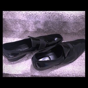 Men’s Calvin Klein patent Leather slip on shoes 👞